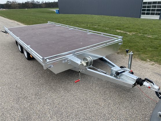 Atlas 500-3000 maskintrailer med surringsbeslag i bund